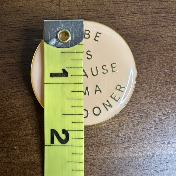 Burberry London Limited Edition Beauty Button Pin - Picture 5 of 7